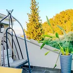 Hotel La Casa Marina &