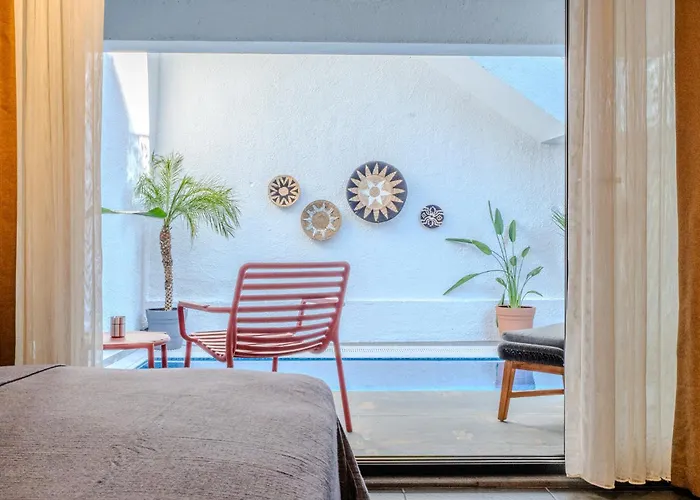 ホテル La Casa Marina & *